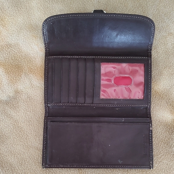 Rare Dooney & Bourke Vintage Brown and Tan Monogram Wallet with Lock Clasp - Picture 4 of 8